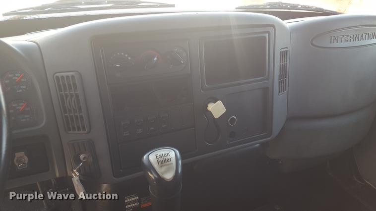 image for item EI9731 2012 International 4400 service truck