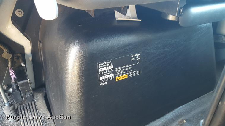 image for item EI9731 2012 International 4400 service truck