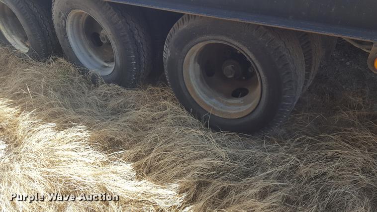 image for item EI9732 2001 SEI equipment trailer