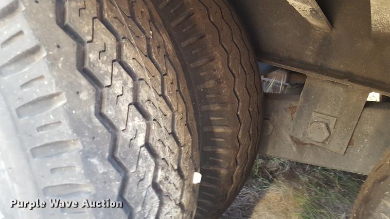 image for item EI9732 2001 SEI equipment trailer