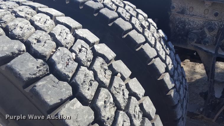 image for item EI9733 2012 International ProStar semi truck