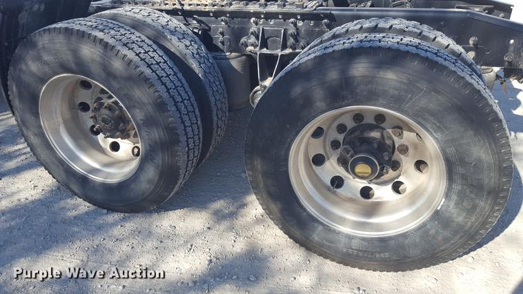 image for item EI9733 2012 International ProStar semi truck