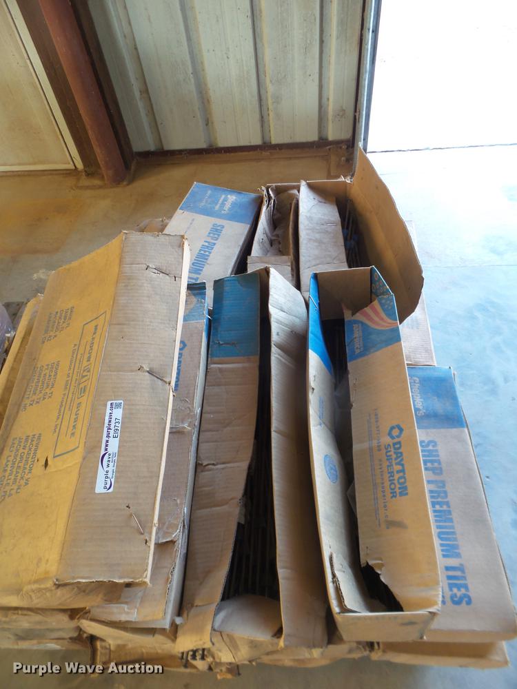 image for item EI9737 Form ties