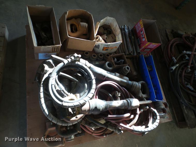 image for item EI9738 Approximately 8 air hammers