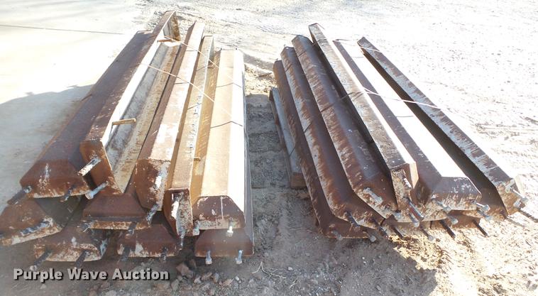 image for item EI9741 Approximately 19 car stop molds