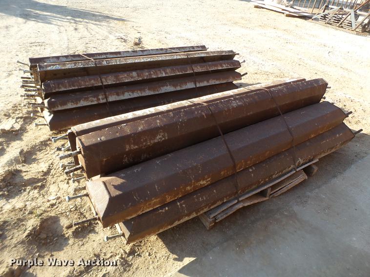 image for item EI9741 Approximately 19 car stop molds