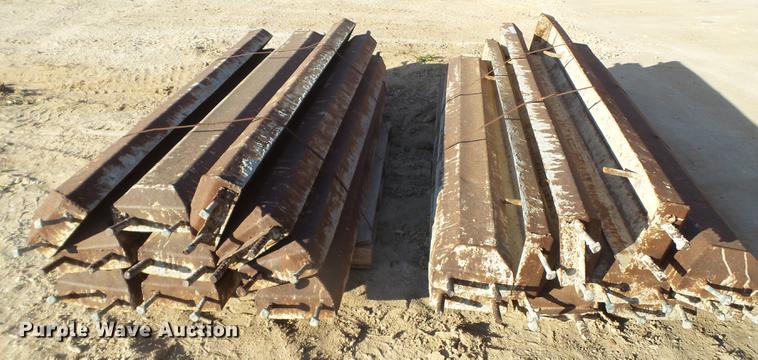 image for item EI9741 Approximately 19 car stop molds