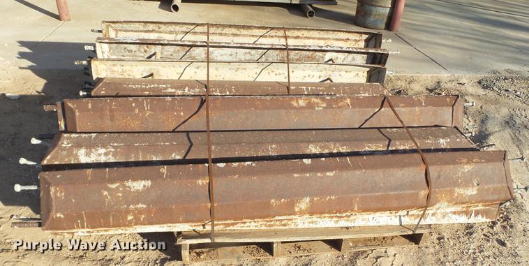 image for item EI9741 Approximately 19 car stop molds