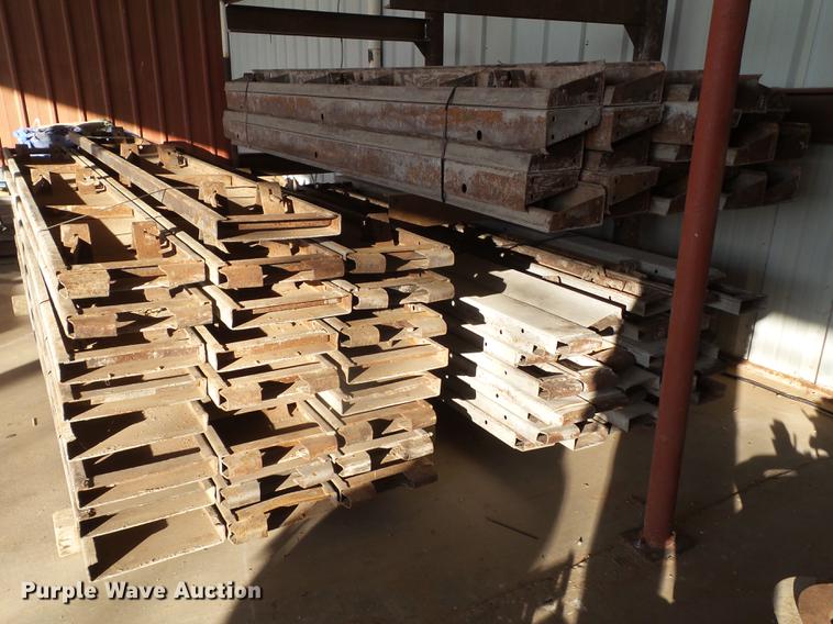 image for item EI9746 Concrete forms