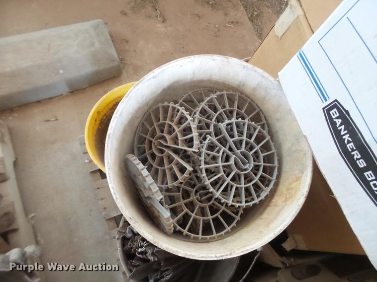 image for item EI9746 Concrete forms