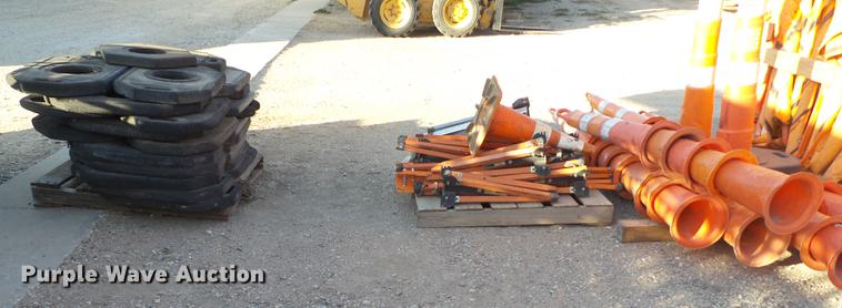 image for item EI9749 Road safety equipment