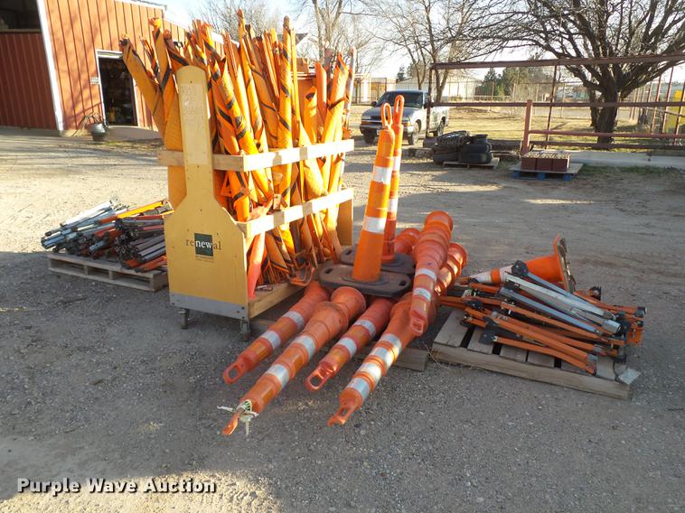 image for item EI9749 Road safety equipment