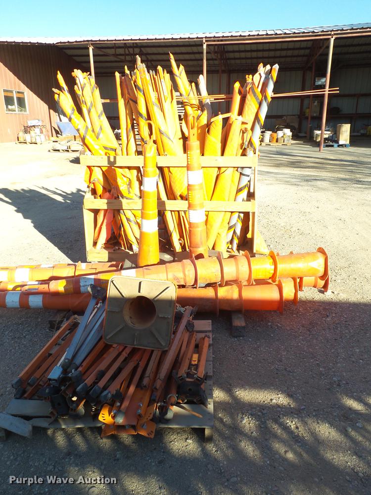 image for item EI9749 Road safety equipment