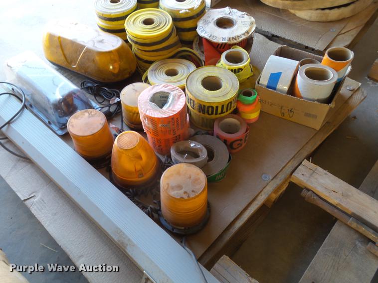 image for item EI9749 Road safety equipment