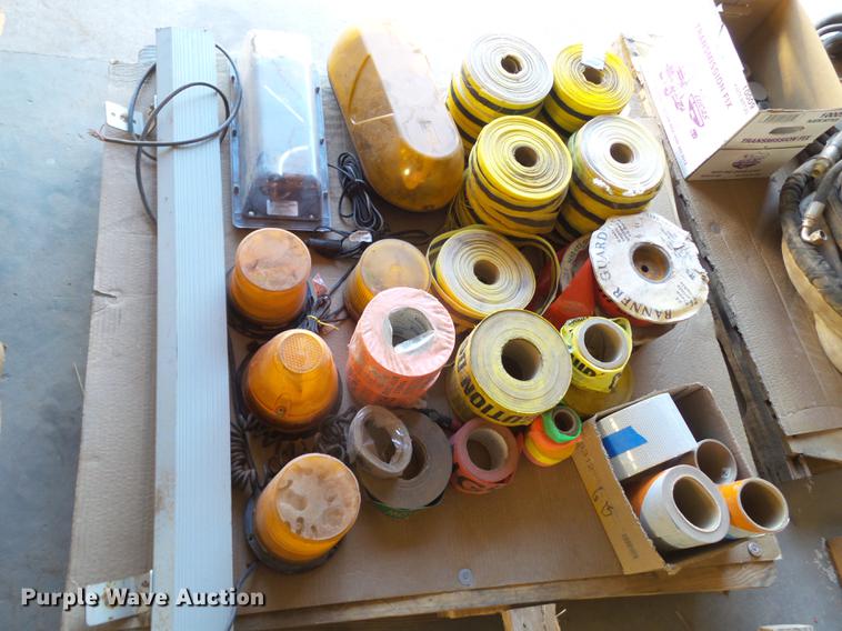 image for item EI9749 Road safety equipment