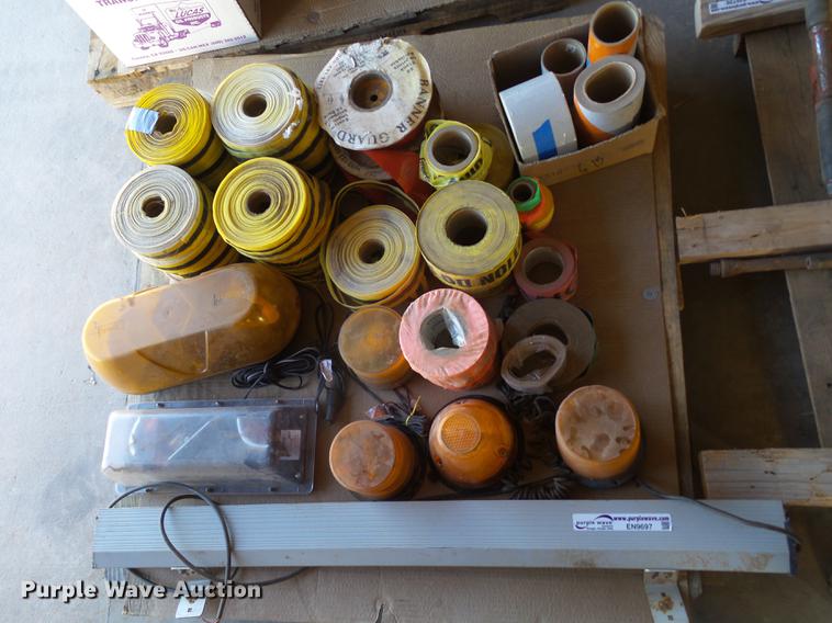 image for item EI9749 Road safety equipment