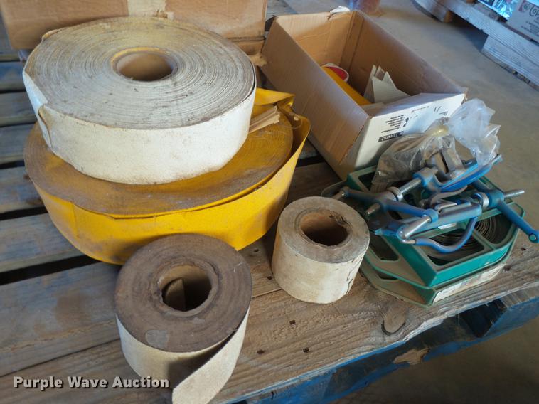 image for item EI9749 Road safety equipment