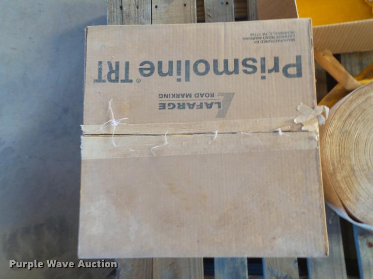 image for item EI9749 Road safety equipment