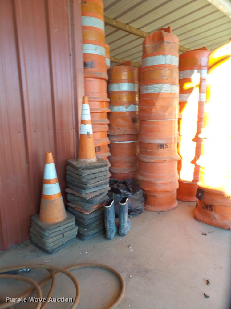 image for item EI9749 Road safety equipment