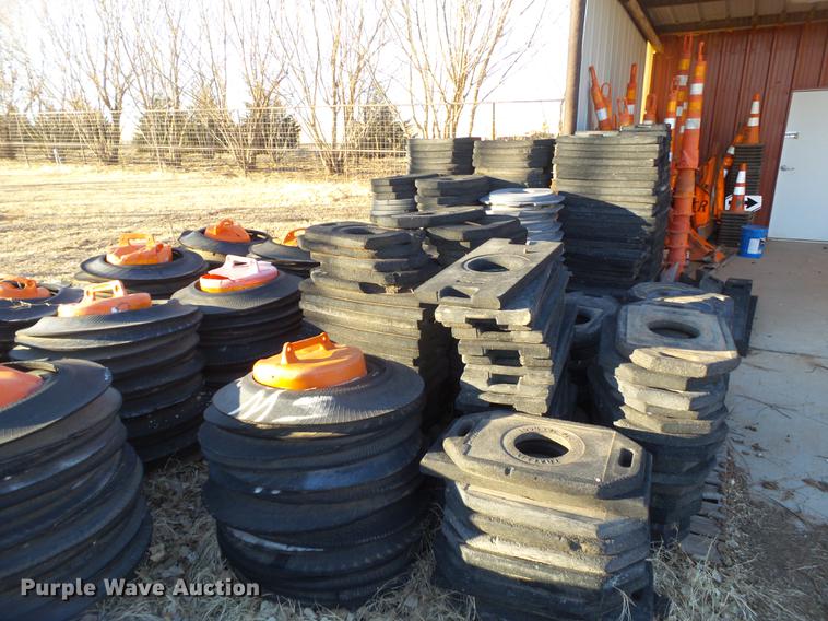 image for item EI9749 Road safety equipment