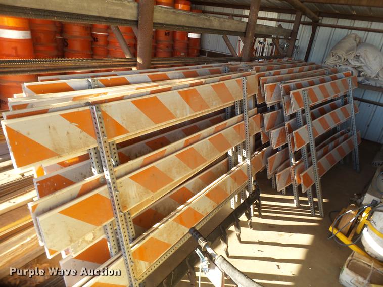 image for item EI9749 Road safety equipment