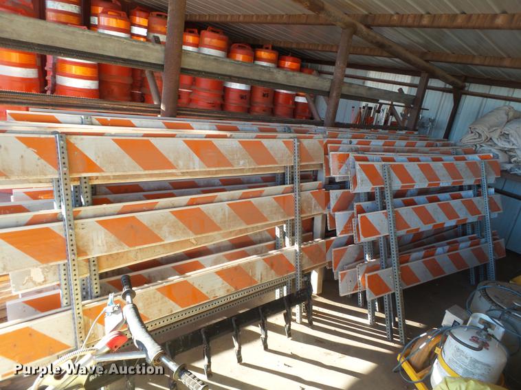 image for item EI9749 Road safety equipment