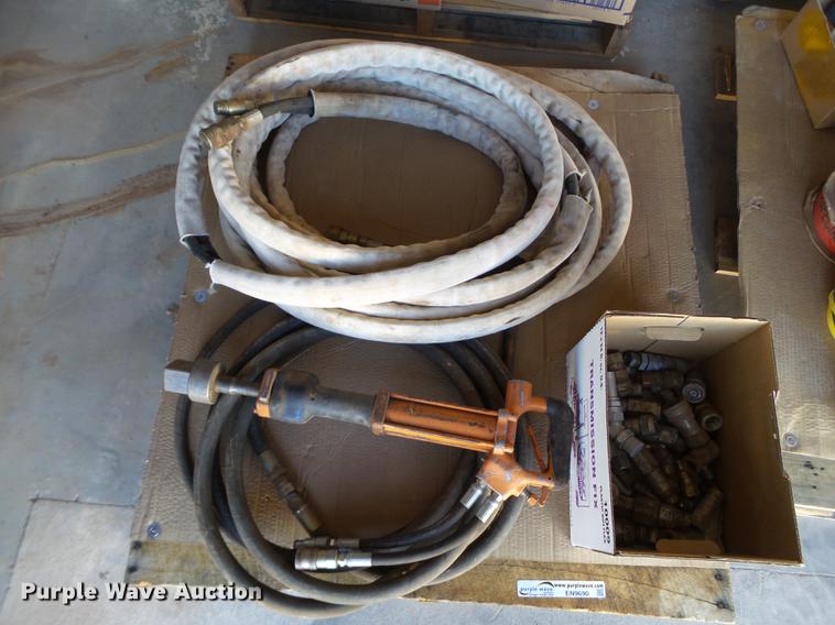 image for item EN9690 Pneumatic post driver