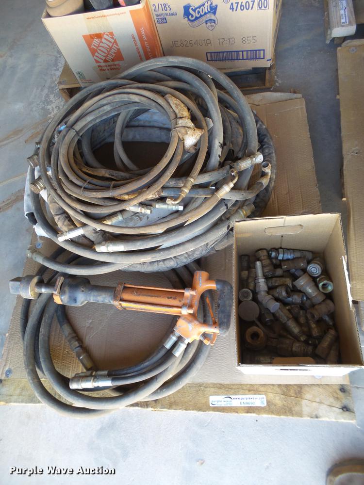 image for item EN9690 Pneumatic post driver