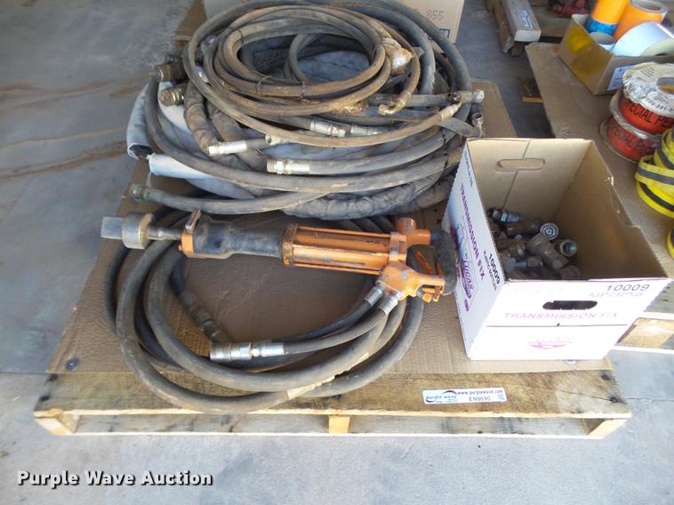 image for item EN9690 Pneumatic post driver