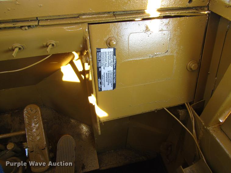 image for item EU9553 1970 Clark Michigan 75B wheel loader