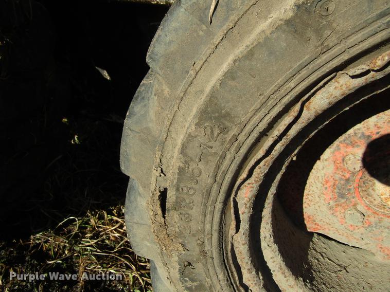 image for item EU9558 1979 Bobcat 310 skid steer