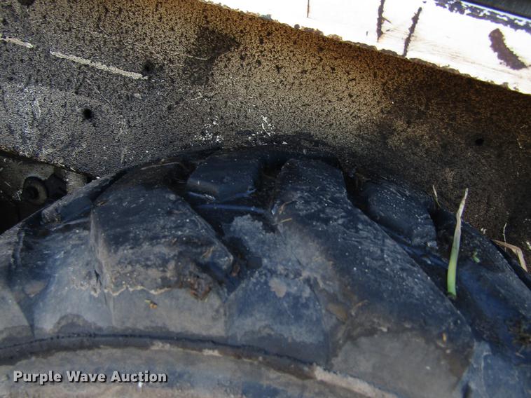 image for item EU9558 1979 Bobcat 310 skid steer