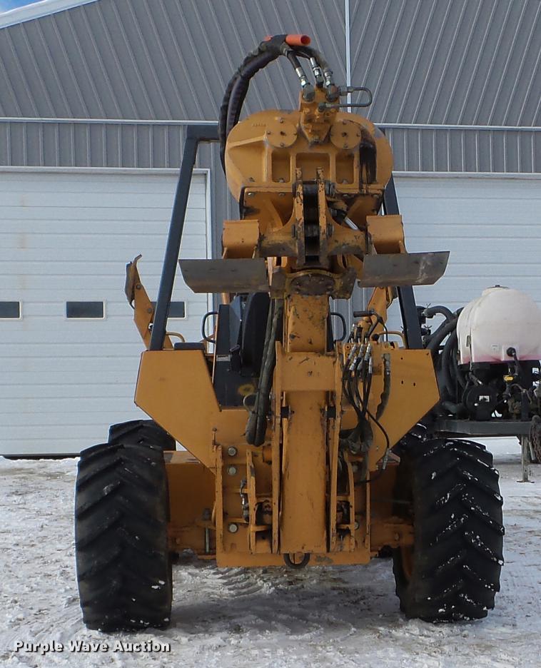 image for item EW9868 2000 Case 860 vibratory cable plow