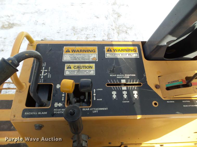 image for item EW9868 2000 Case 860 vibratory cable plow