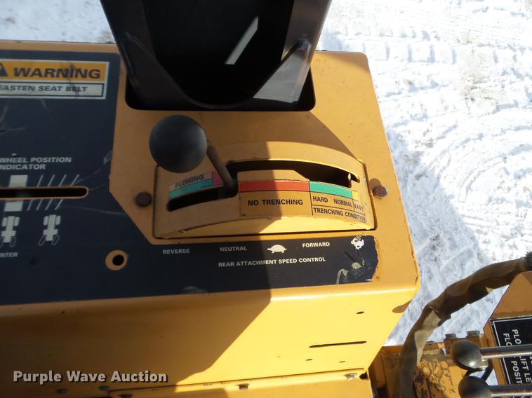 image for item EW9868 2000 Case 860 vibratory cable plow