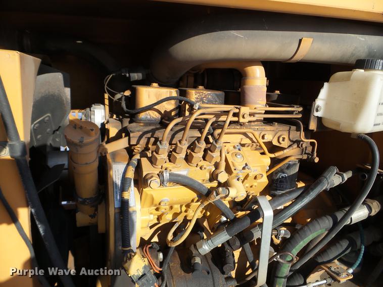 image for item EW9868 2000 Case 860 vibratory cable plow