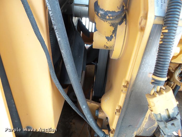 image for item EW9868 2000 Case 860 vibratory cable plow