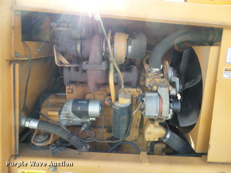 image for item EW9868 2000 Case 860 vibratory cable plow