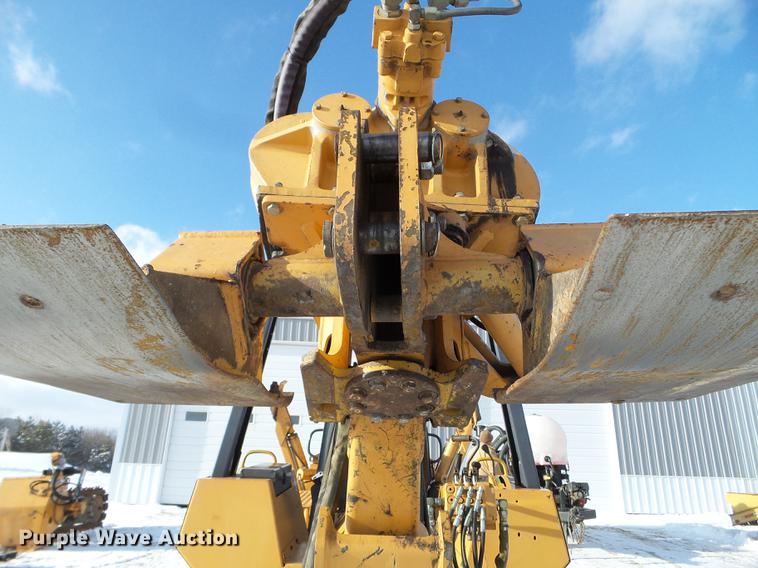 image for item EW9868 2000 Case 860 vibratory cable plow