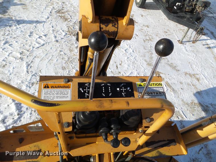 image for item EW9868 2000 Case 860 vibratory cable plow