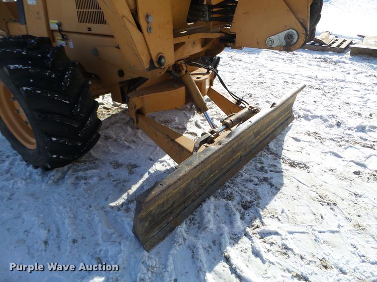 image for item EW9868 2000 Case 860 vibratory cable plow