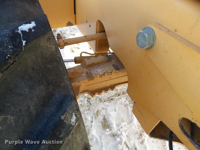 image for item EW9868 2000 Case 860 vibratory cable plow