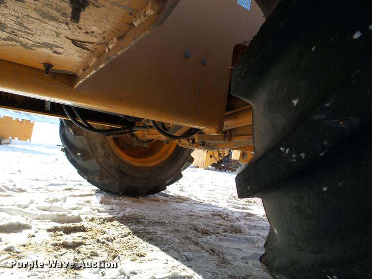 image for item EW9868 2000 Case 860 vibratory cable plow