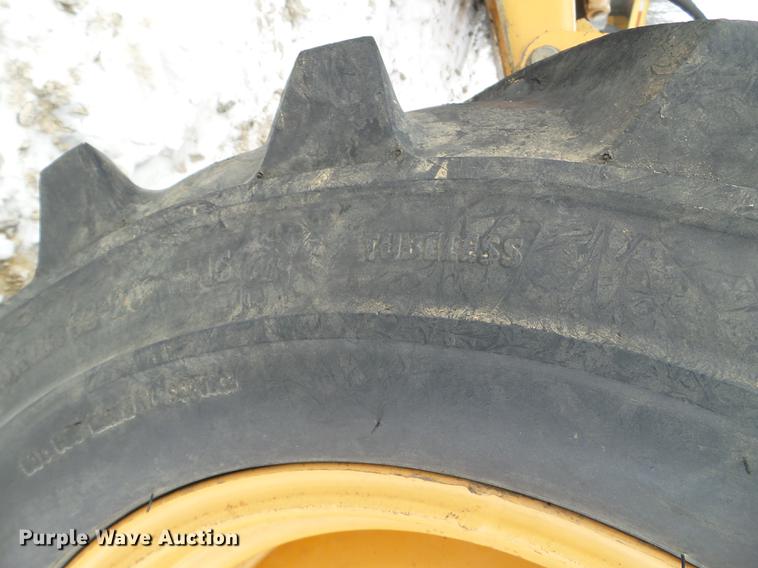 image for item EW9868 2000 Case 860 vibratory cable plow