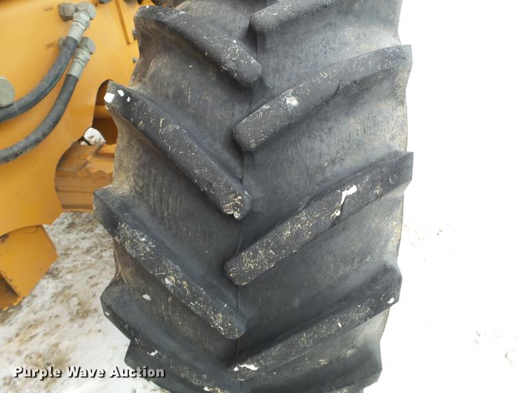 image for item EW9868 2000 Case 860 vibratory cable plow