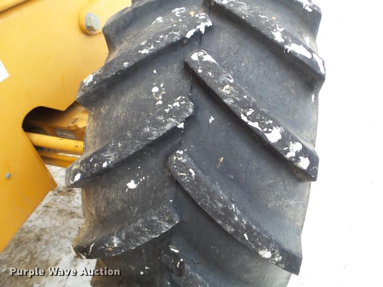 image for item EW9868 2000 Case 860 vibratory cable plow