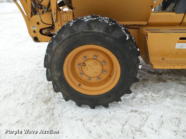 image for item EW9868 2000 Case 860 vibratory cable plow