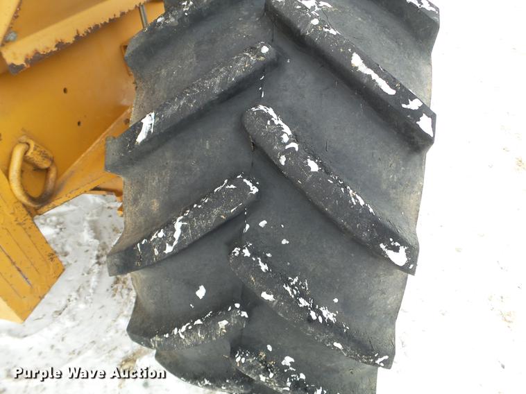 image for item EW9868 2000 Case 860 vibratory cable plow