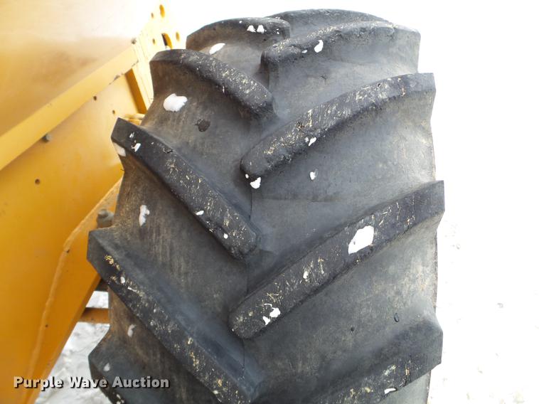 image for item EW9868 2000 Case 860 vibratory cable plow