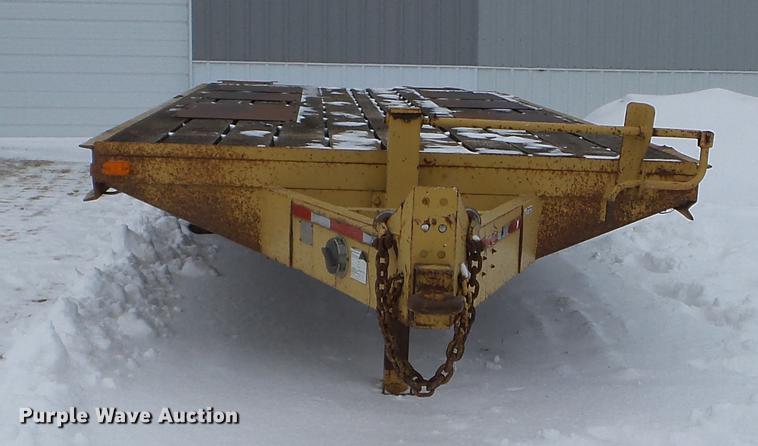 image for item EW9870 1988 Belshe FB-24 equipment trailer